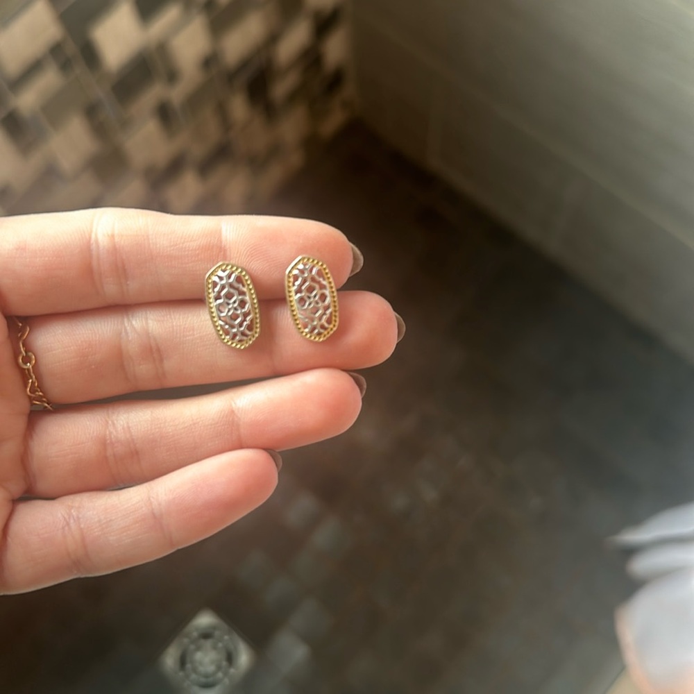 Kendra Scott Ellie earrings